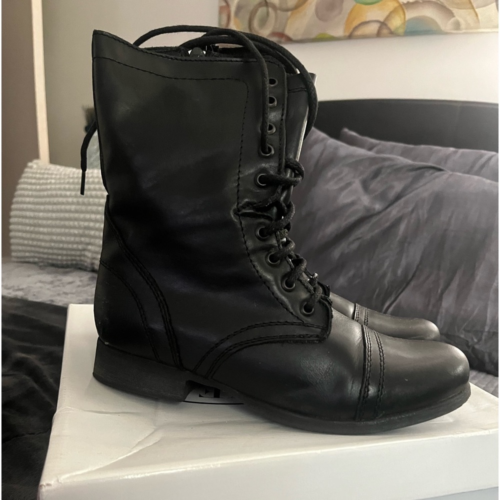 STEVE MADDEN (WORN ONCE!!!!)